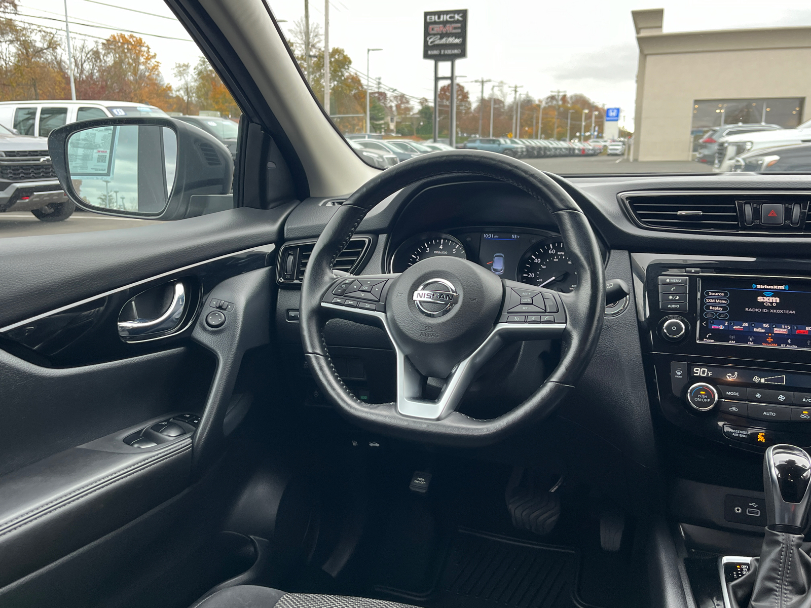 2022 Nissan Rogue Sport SV 23