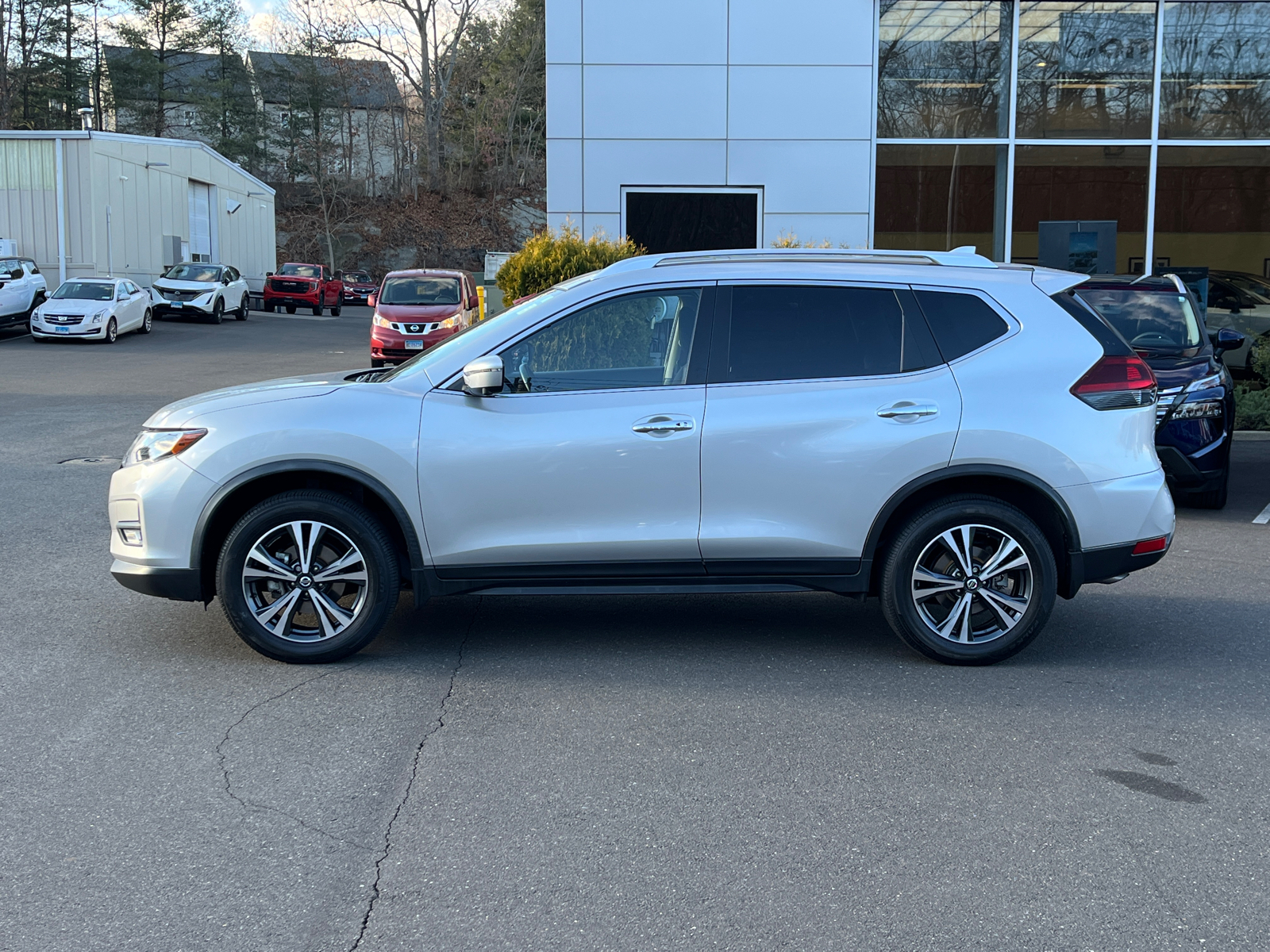 2020 Nissan Rogue SV 2