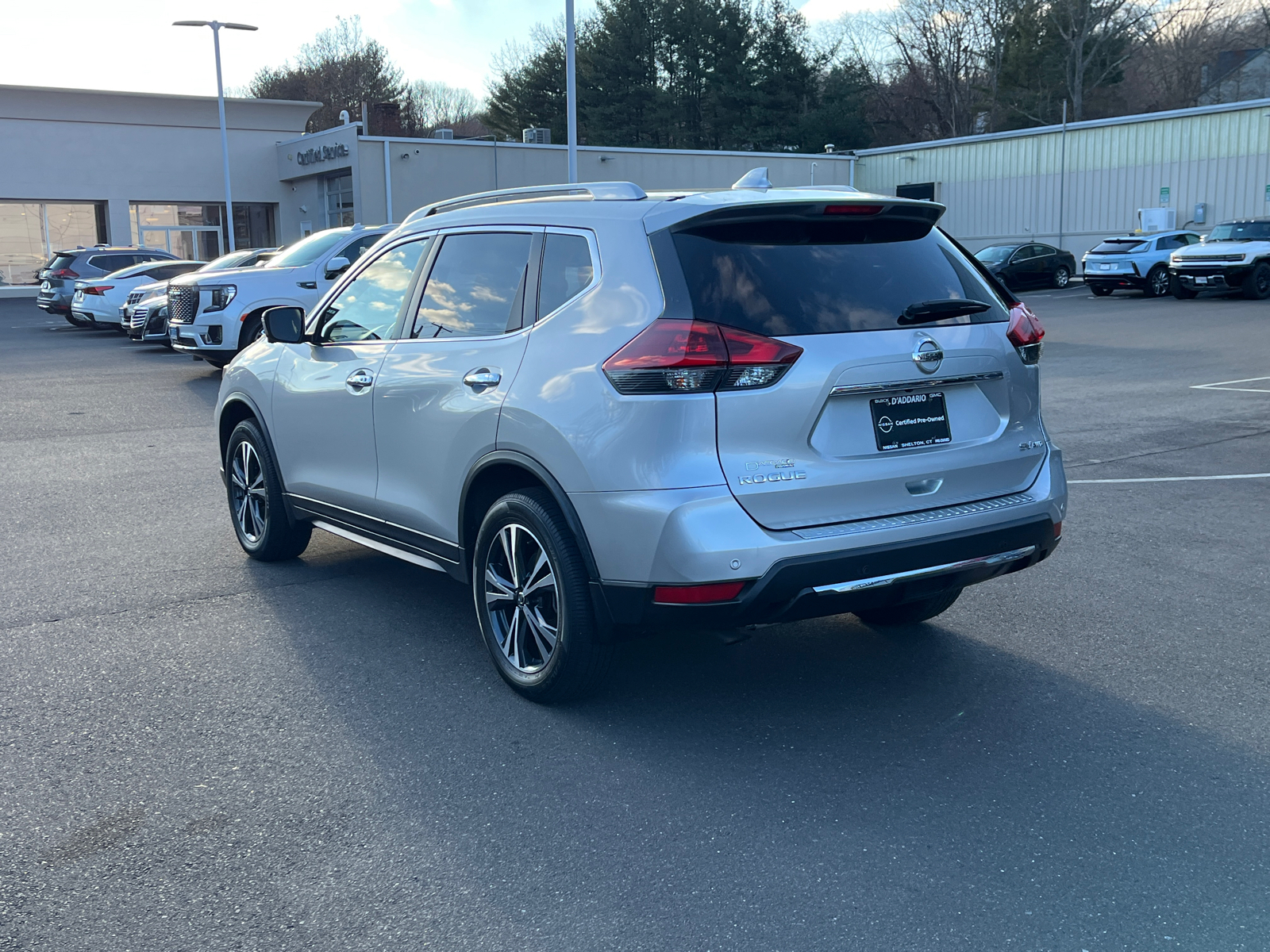 2020 Nissan Rogue SV 3