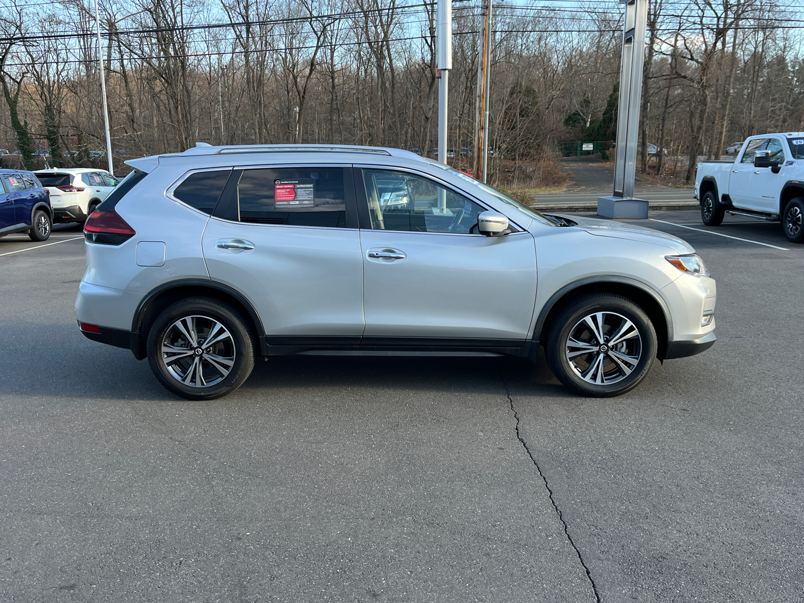 2020 Nissan Rogue SV 6