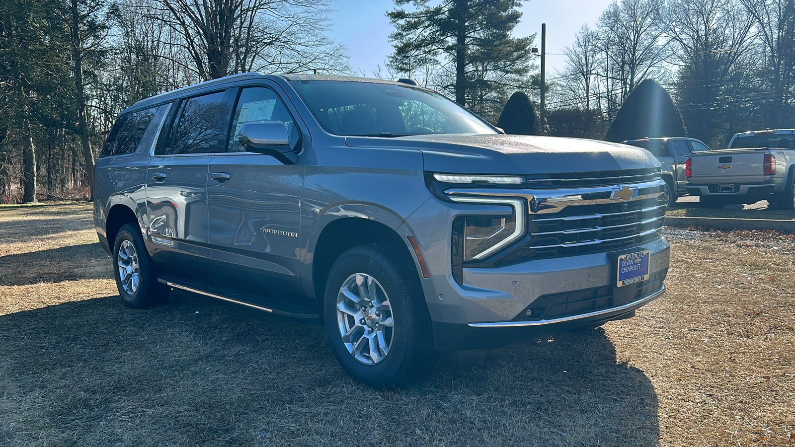 2025 Chevrolet Suburban LT 2