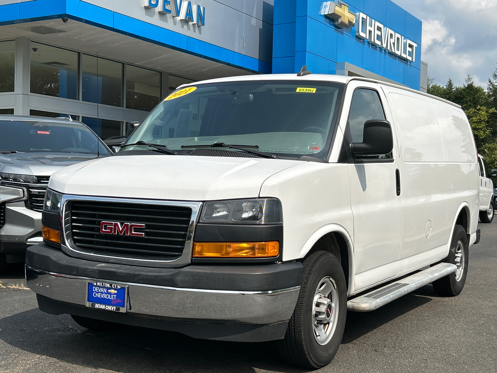 2021 GMC Savana Cargo 2500  1