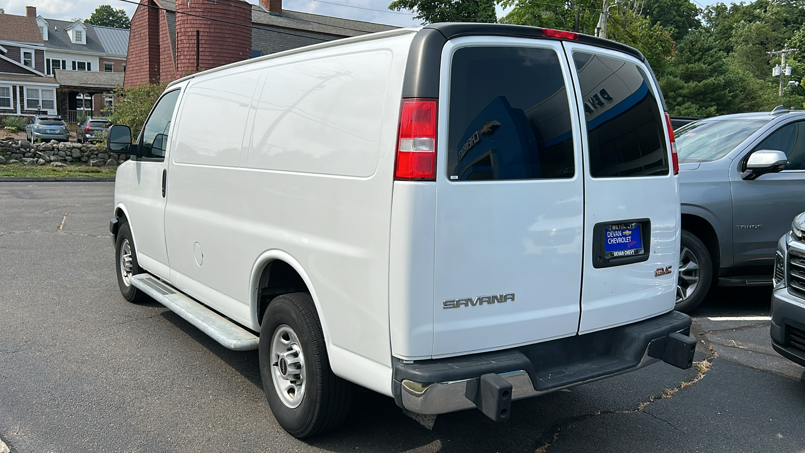 2021 GMC Savana Cargo 2500  4