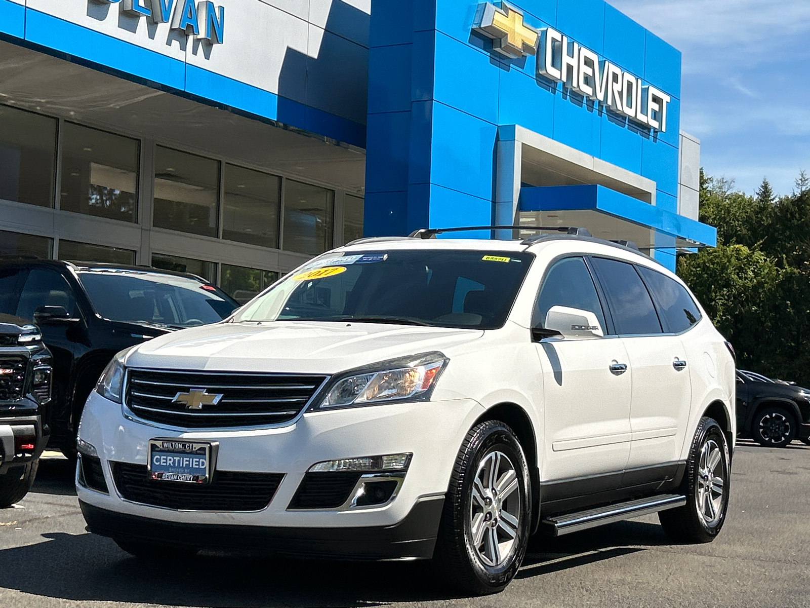 2017 Chevrolet Traverse LT 1