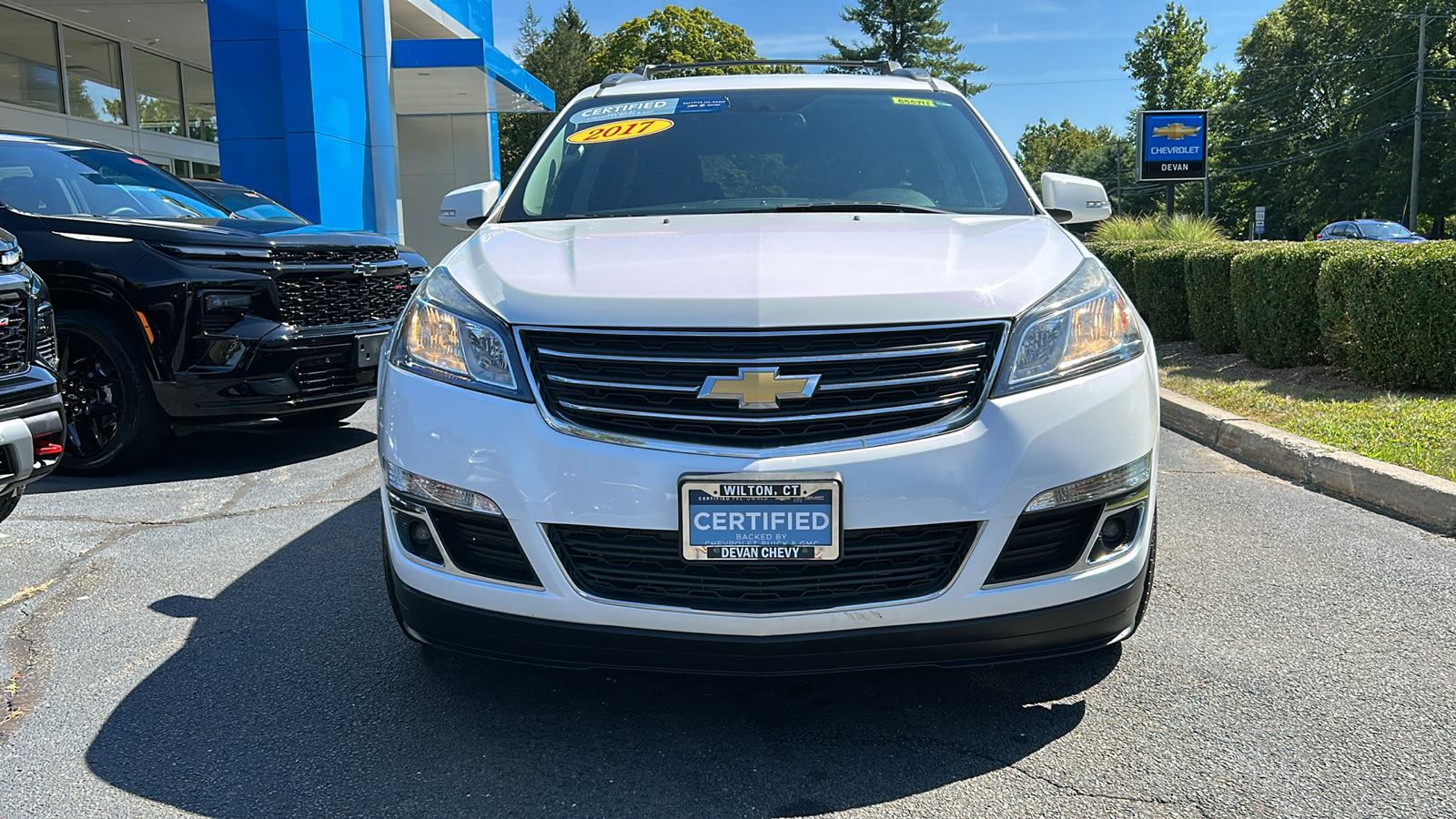 2017 Chevrolet Traverse LT 2