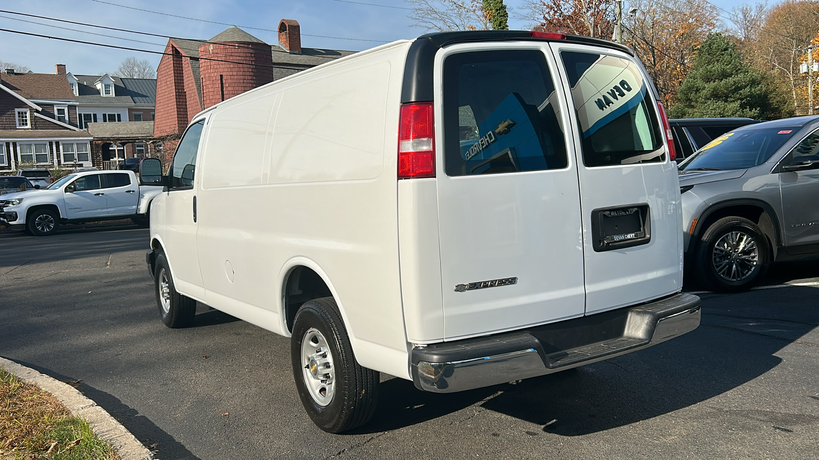 2022 Chevrolet Express Cargo 2500  5