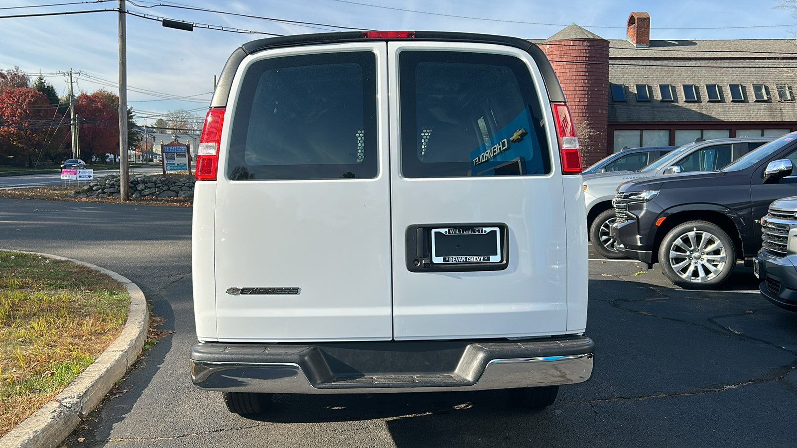 2022 Chevrolet Express Cargo 2500  6