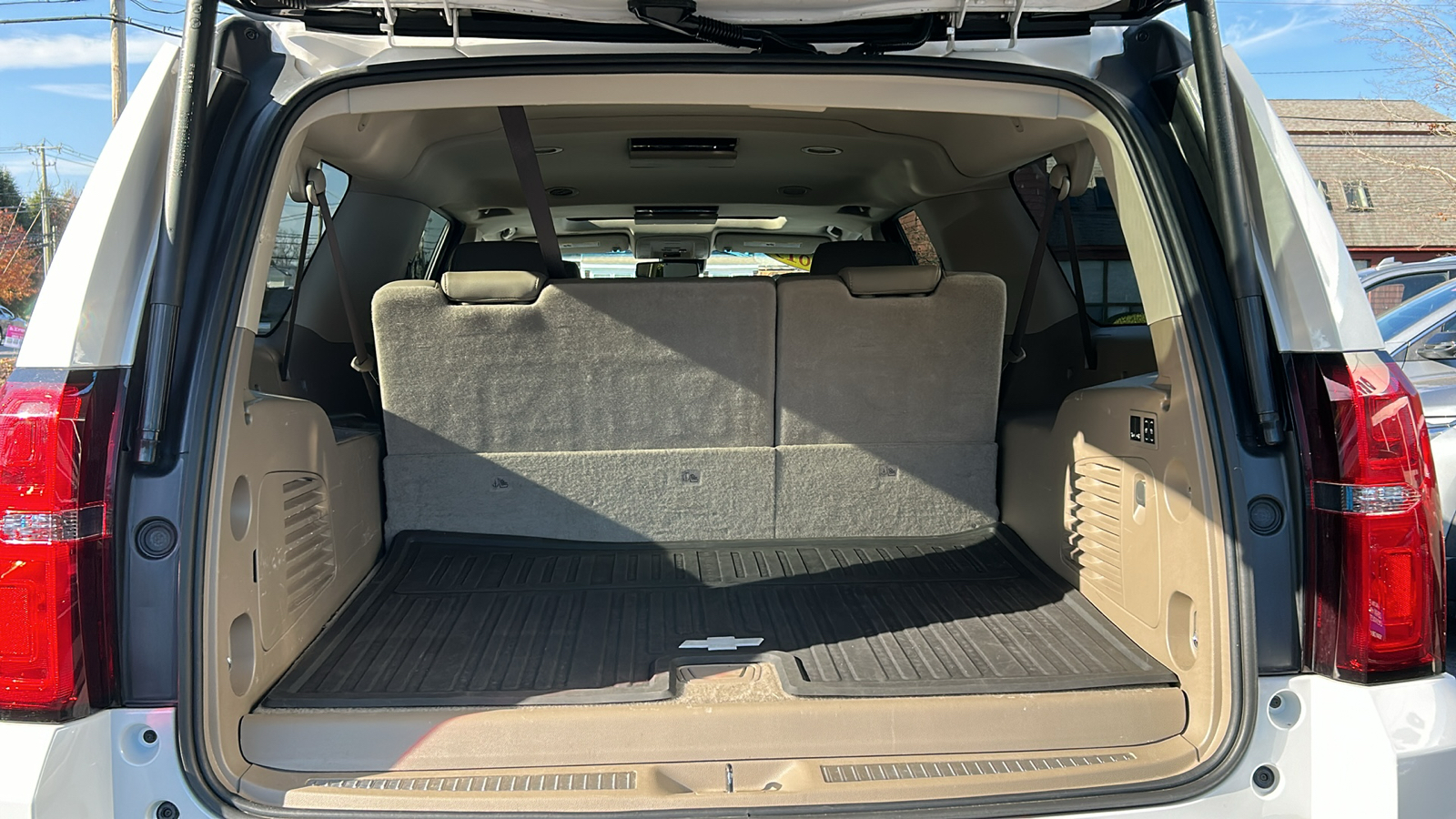 2019 Chevrolet Suburban Premier 25