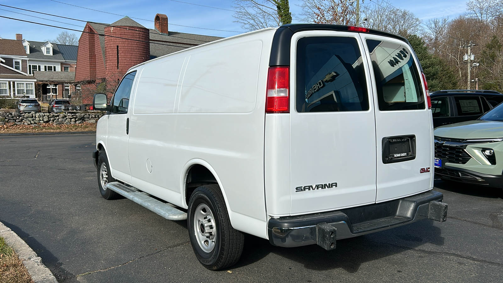 2022 GMC Savana Cargo 2500  5