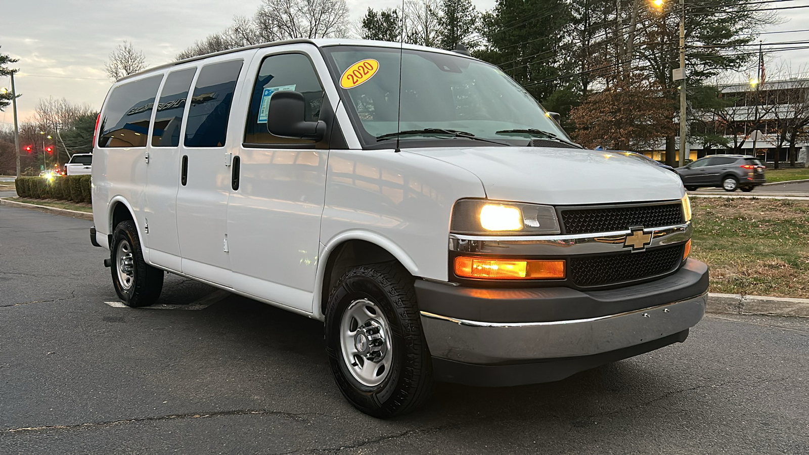 2020 Chevrolet Express Passenger 2500 1LT 2