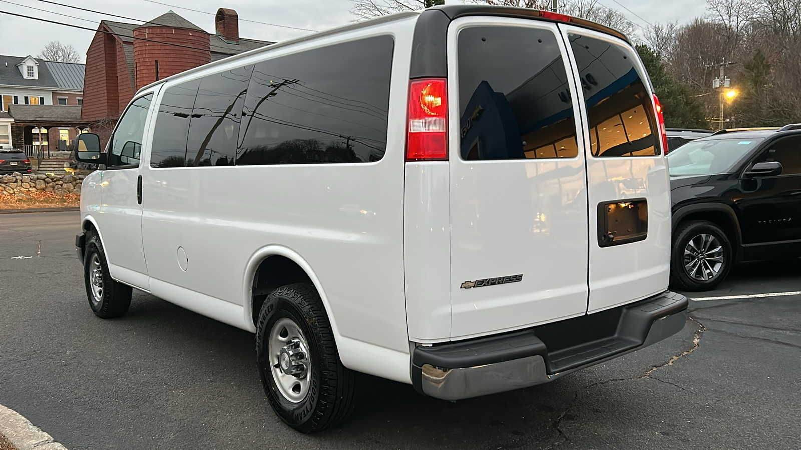 2020 Chevrolet Express Passenger 2500 1LT 4