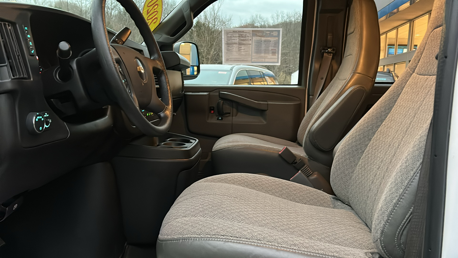 2020 Chevrolet Express Passenger 2500 1LT 9