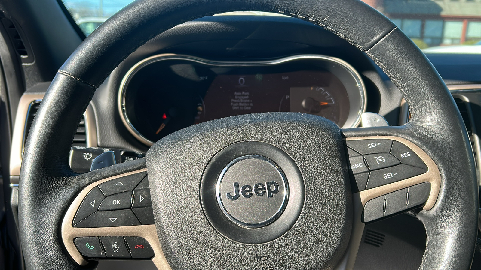 2015 Jeep Grand Cherokee Limited 10