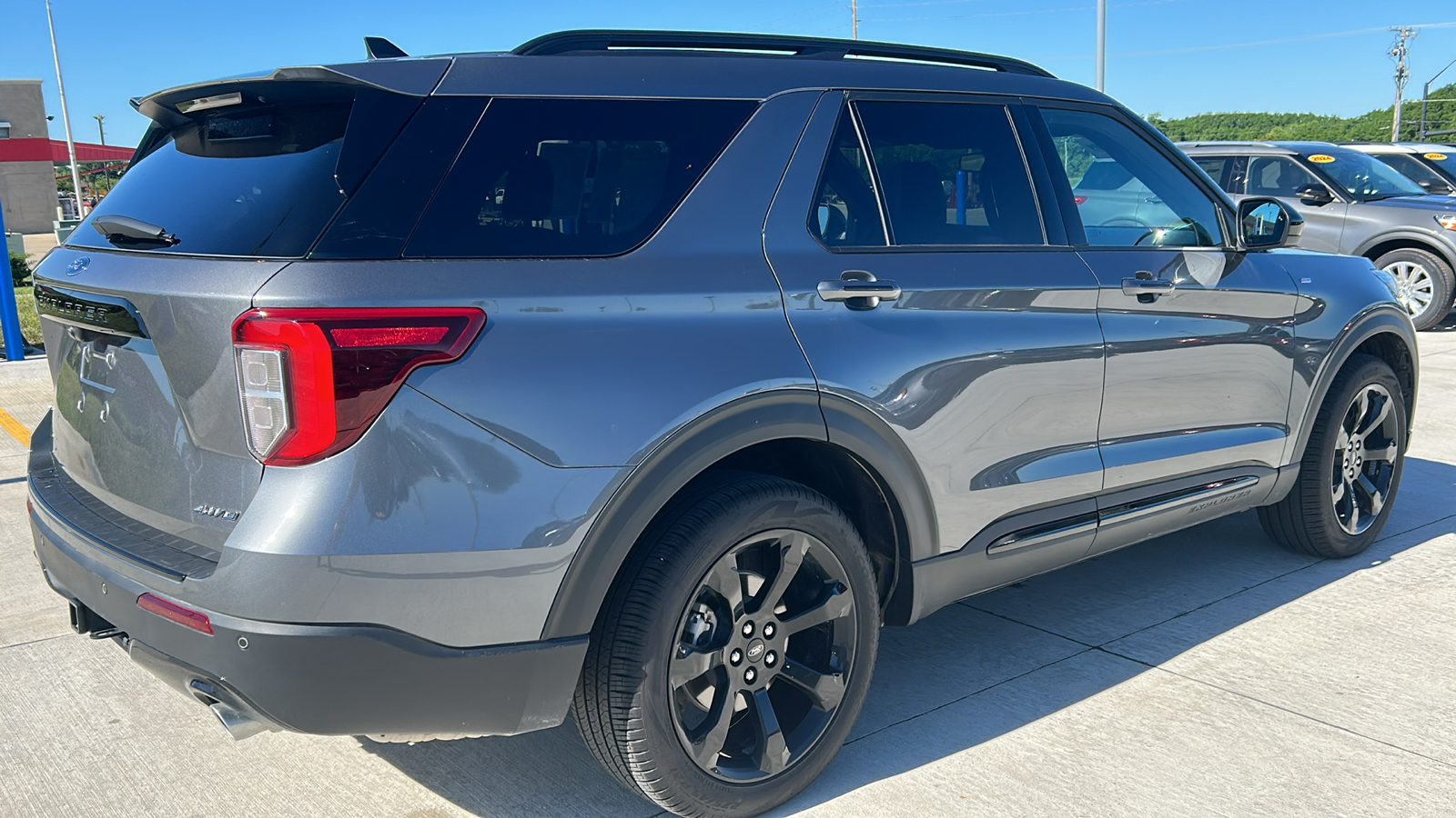 2023 Ford Explorer ST-Line 3