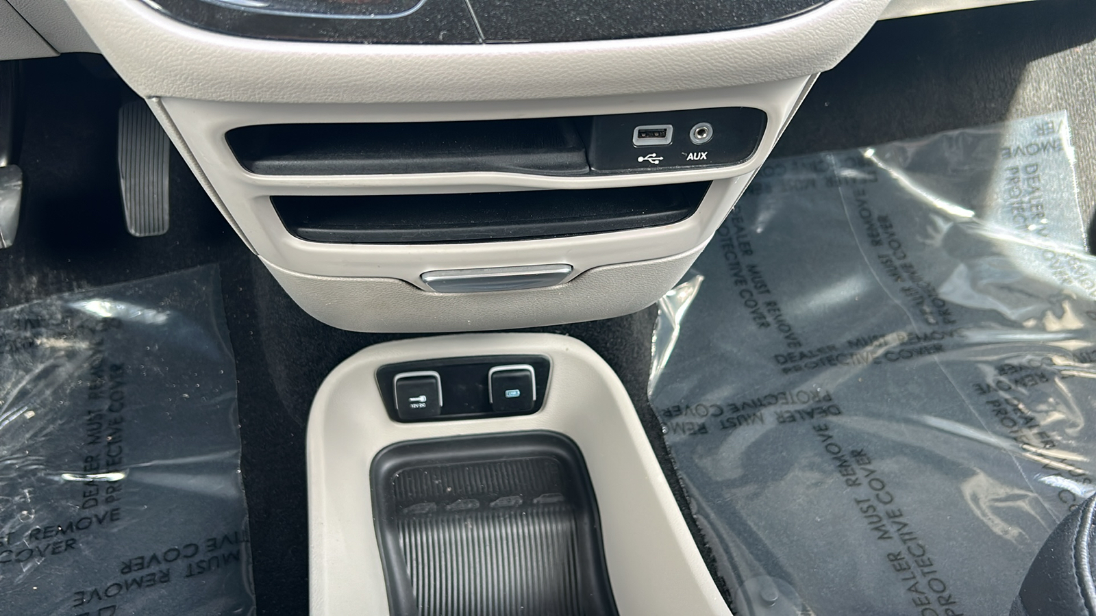 2017 Chrysler Pacifica Touring L 32