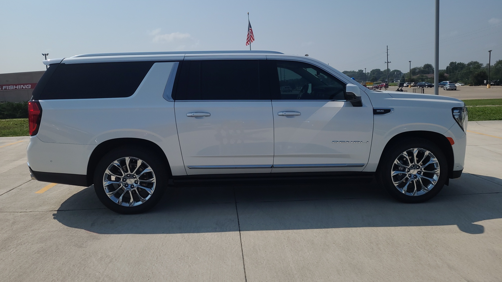 2023 GMC Yukon XL Denali 2