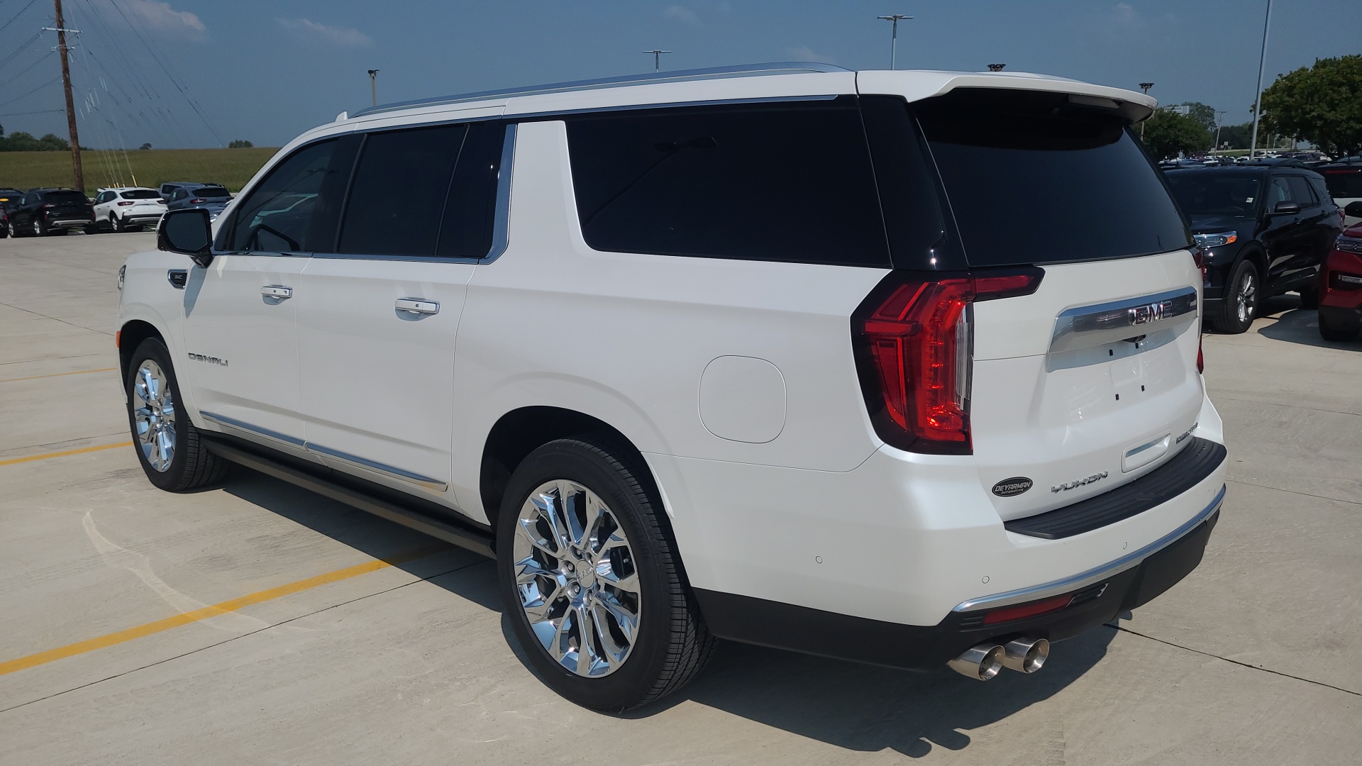 2023 GMC Yukon XL Denali 5