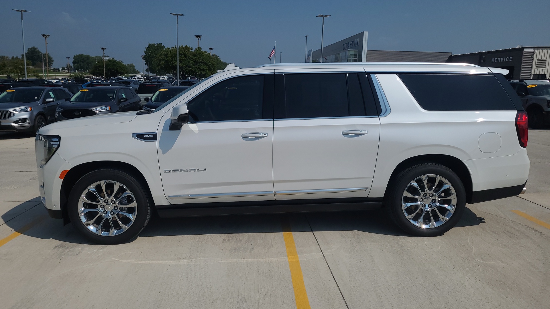 2023 GMC Yukon XL Denali 6