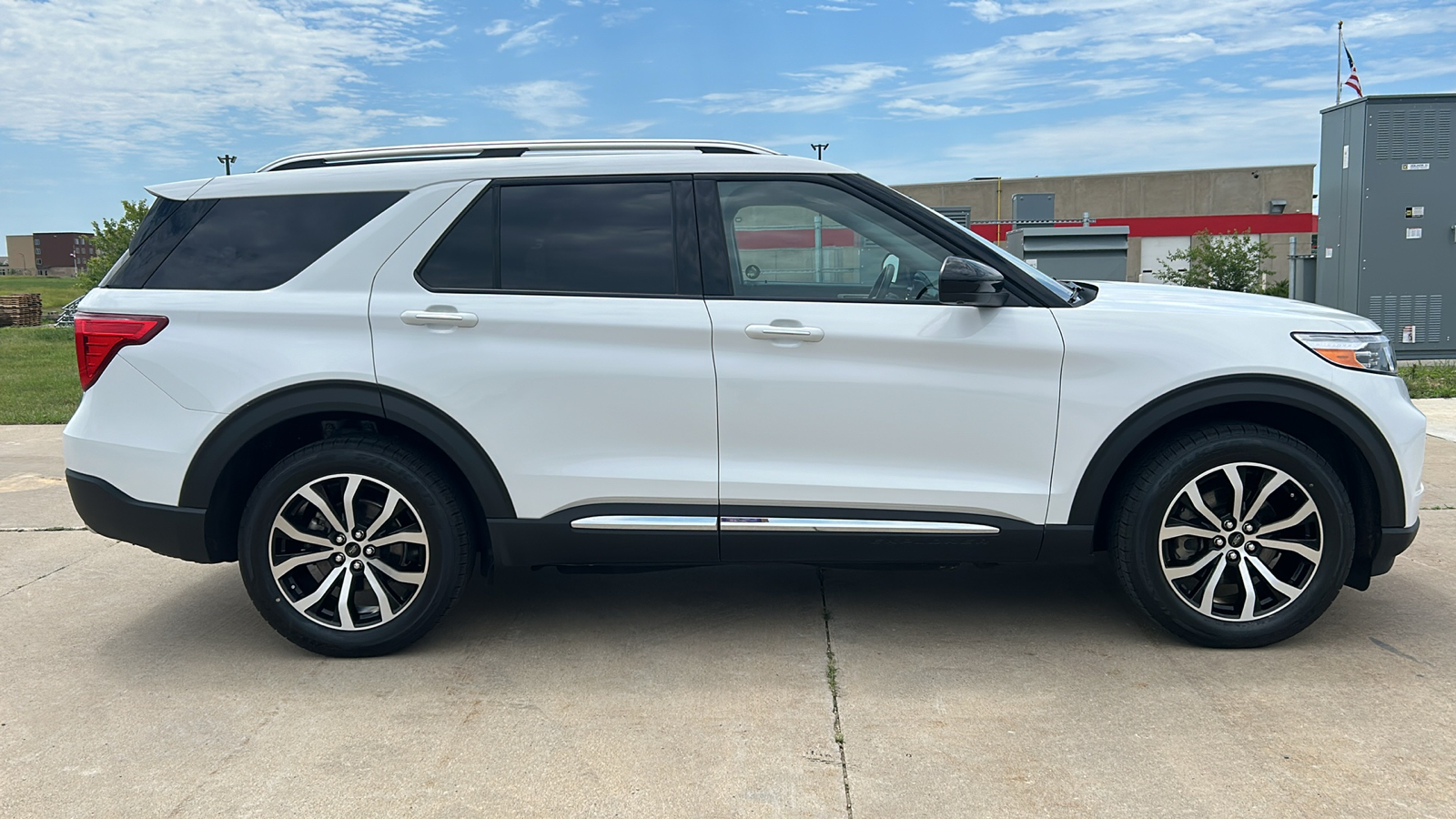 2023 Ford Explorer Limited 2