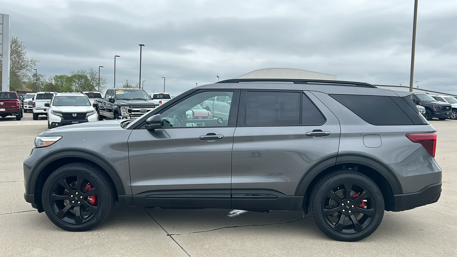 2023 Ford Explorer ST 6