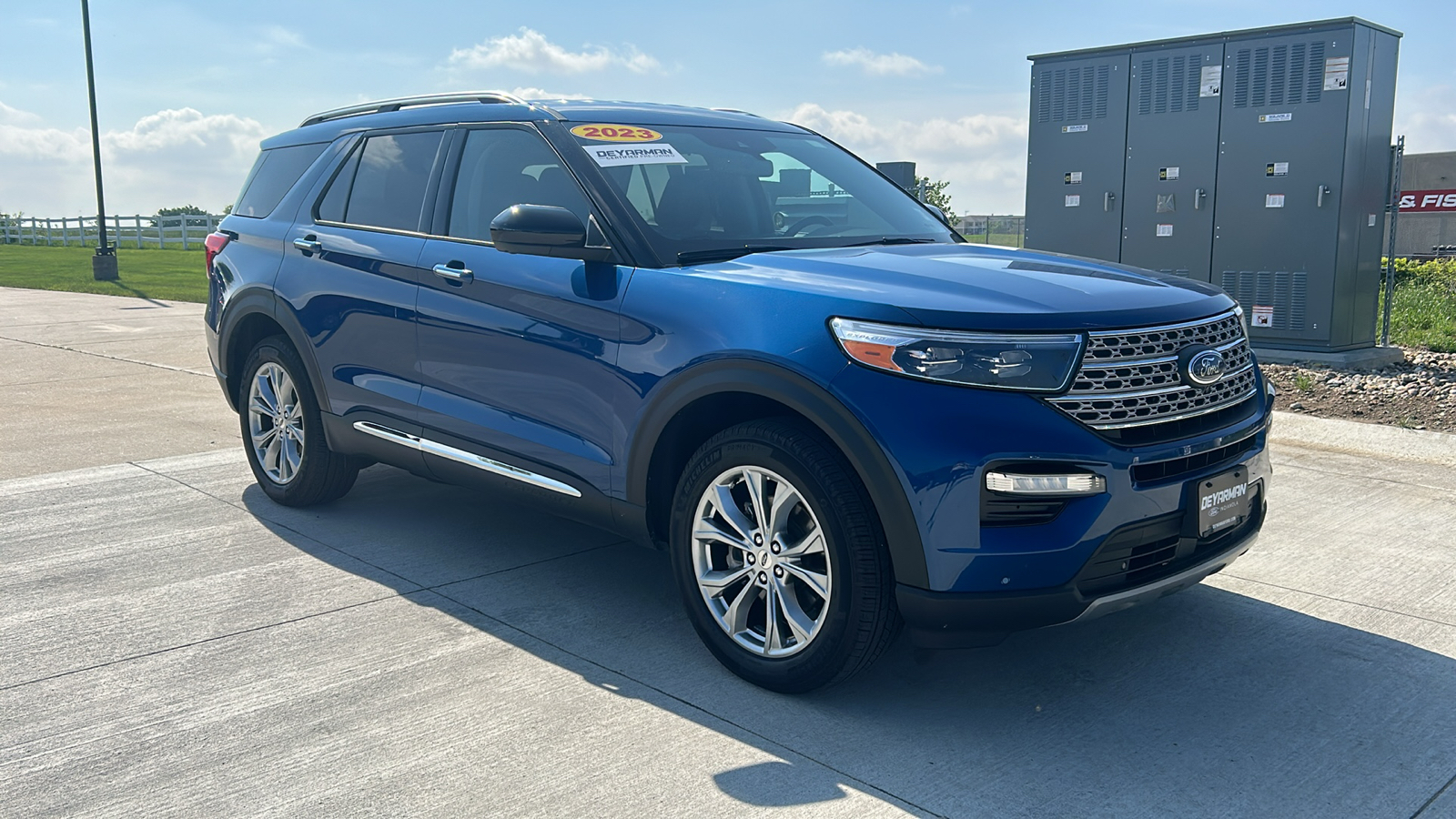 2023 Ford Explorer Limited 1