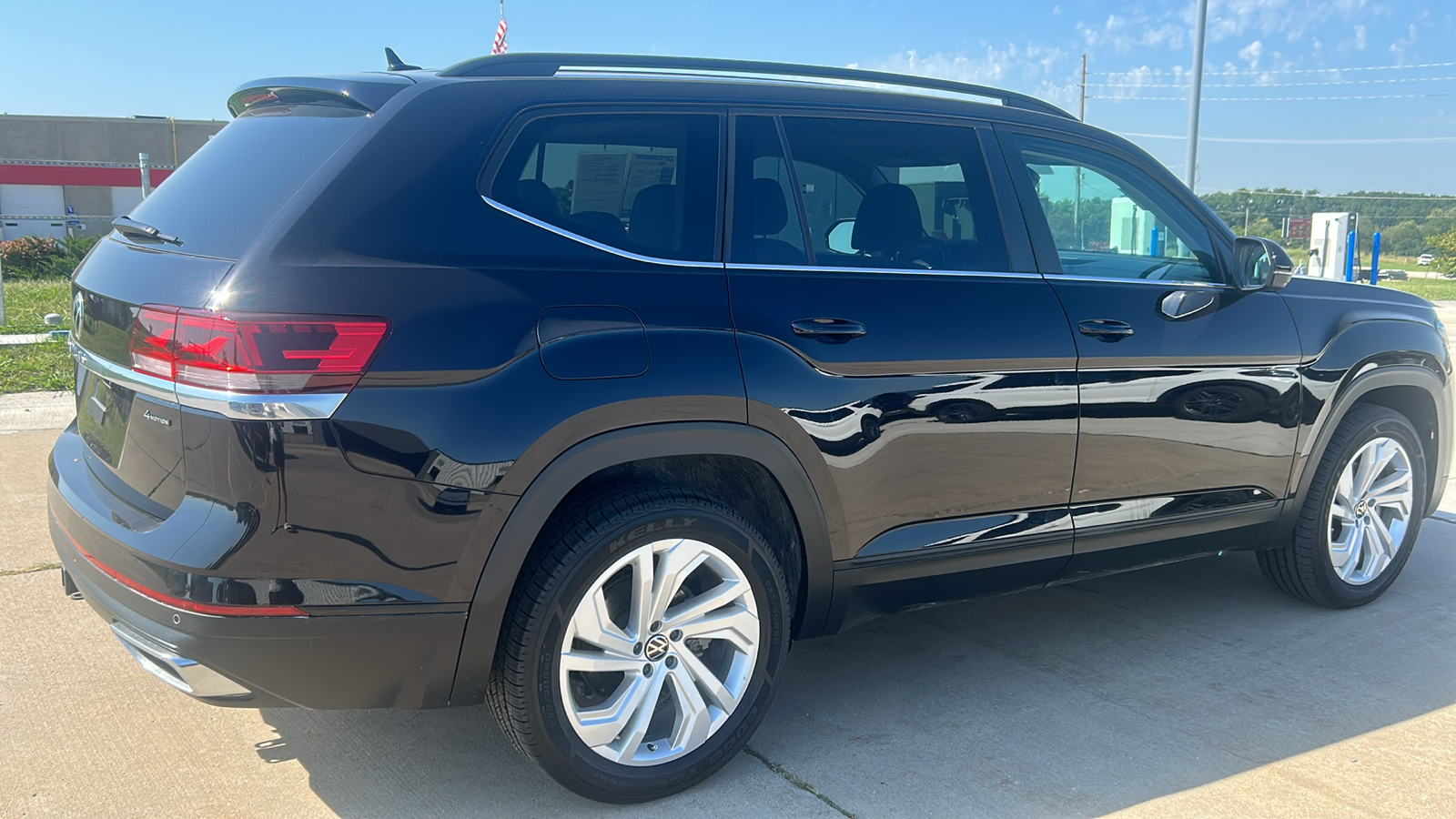 2023 Volkswagen Atlas 3.6L V6 SE w/Technology 3