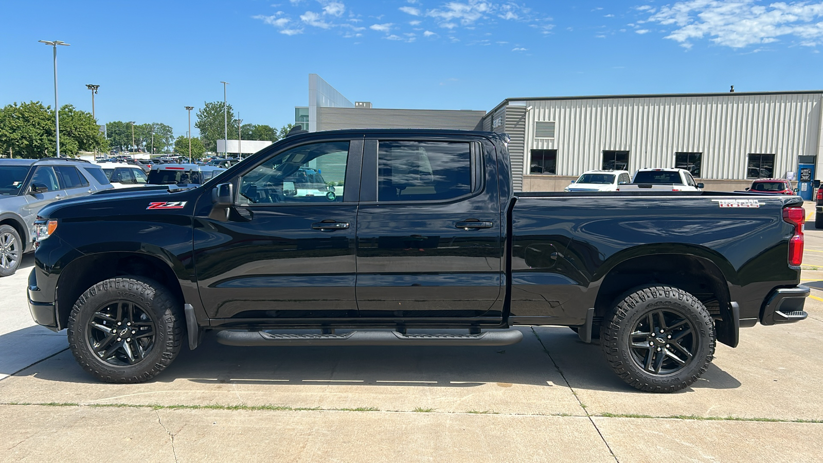 2022 Chevrolet Silverado 1500 LT Trail Boss 6