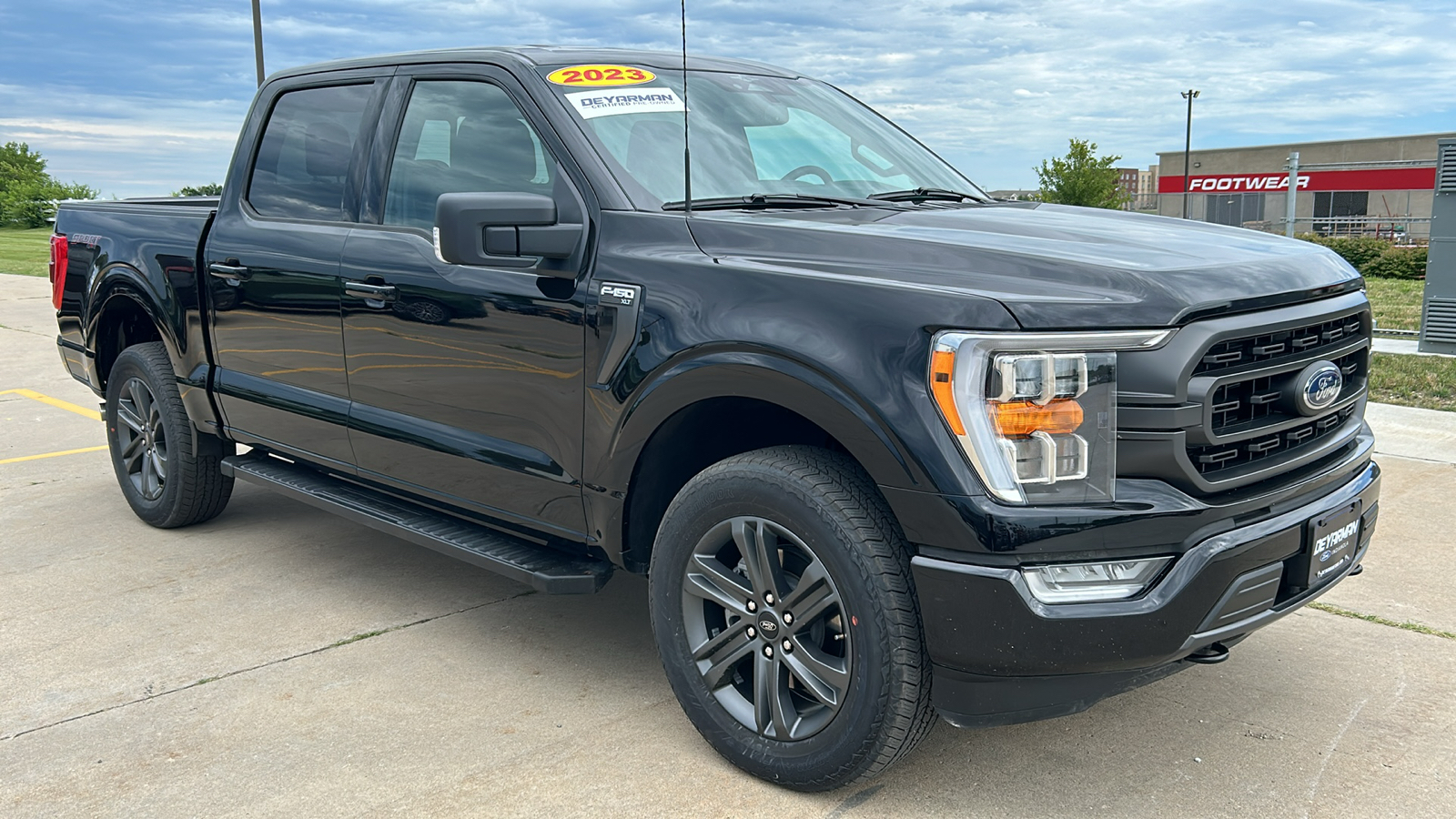 2023 Ford F-150 XLT 1