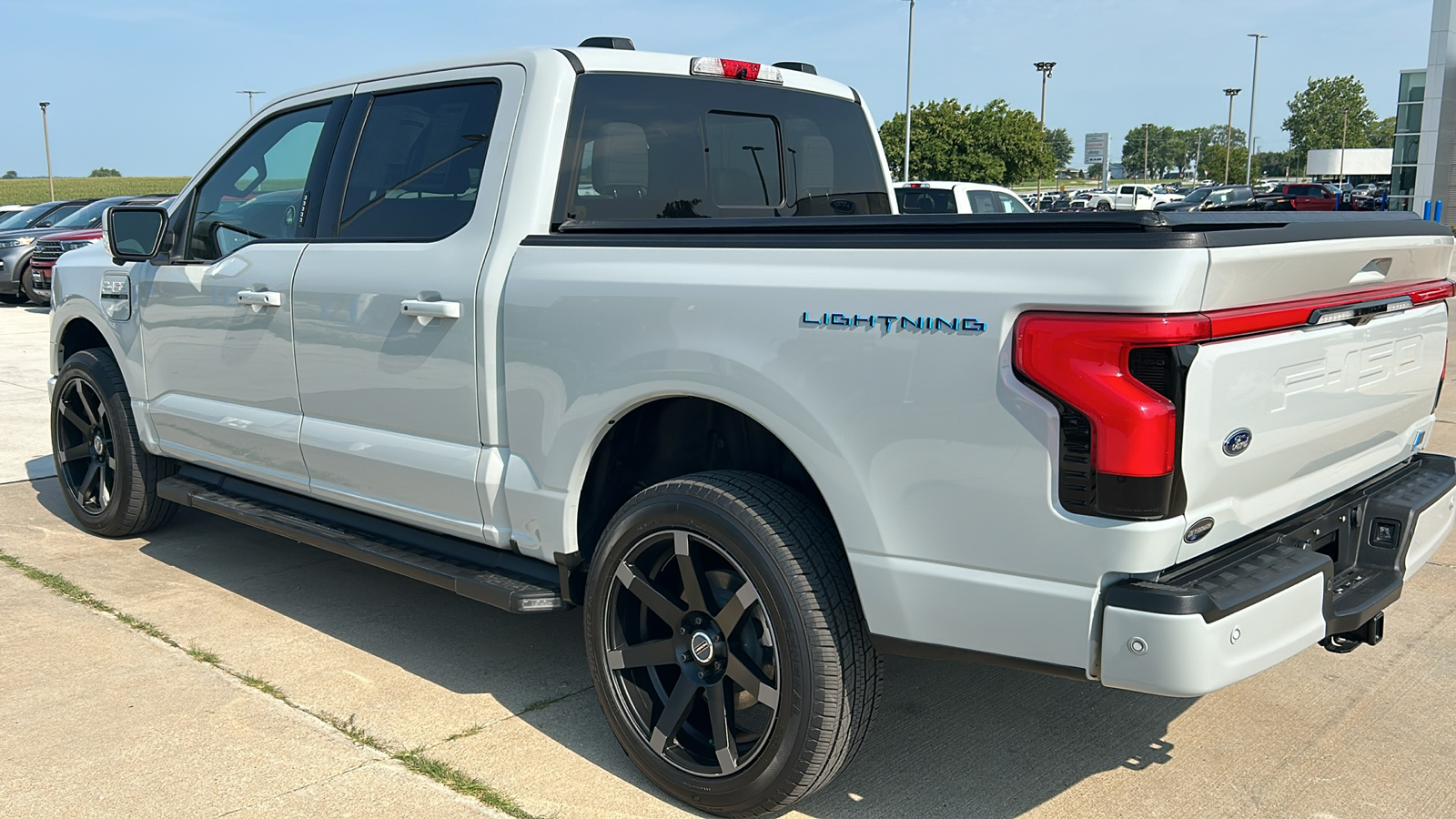 2023 Ford F-150 Lightning Platinum 5