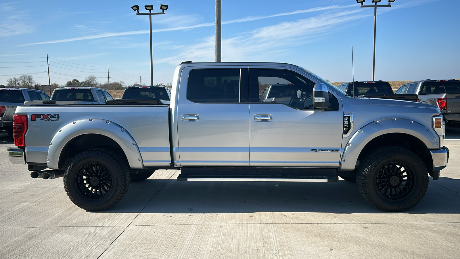 2022 Ford F-350SD Lariat 2