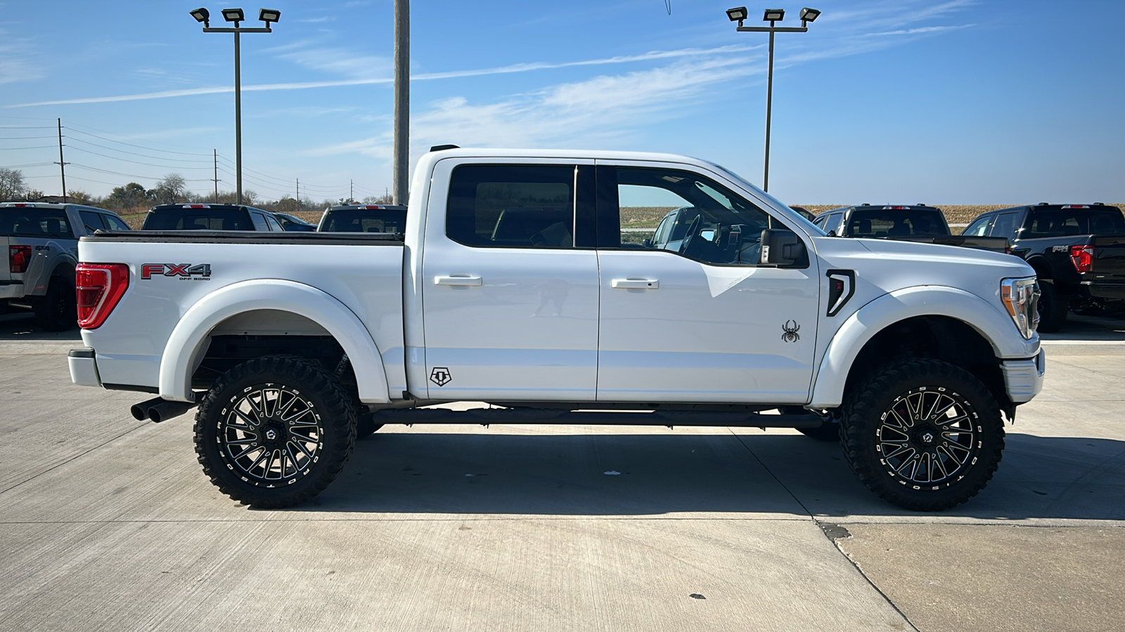 2022 Ford F-150 XLT 2