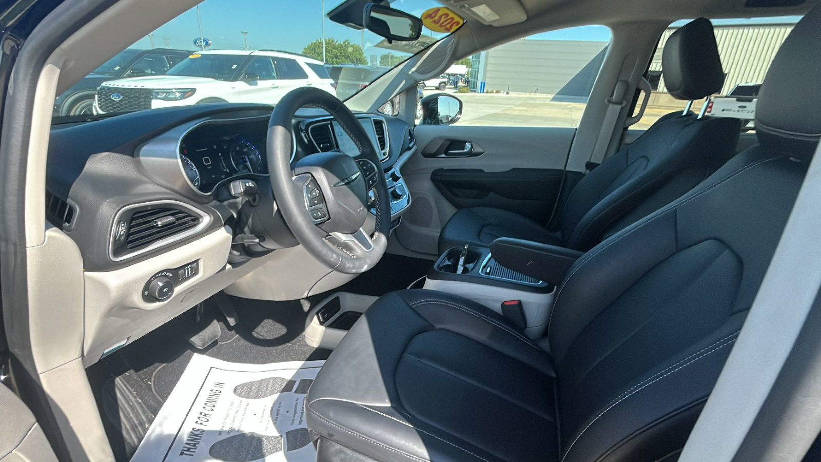 2024 Chrysler Pacifica Touring L 10