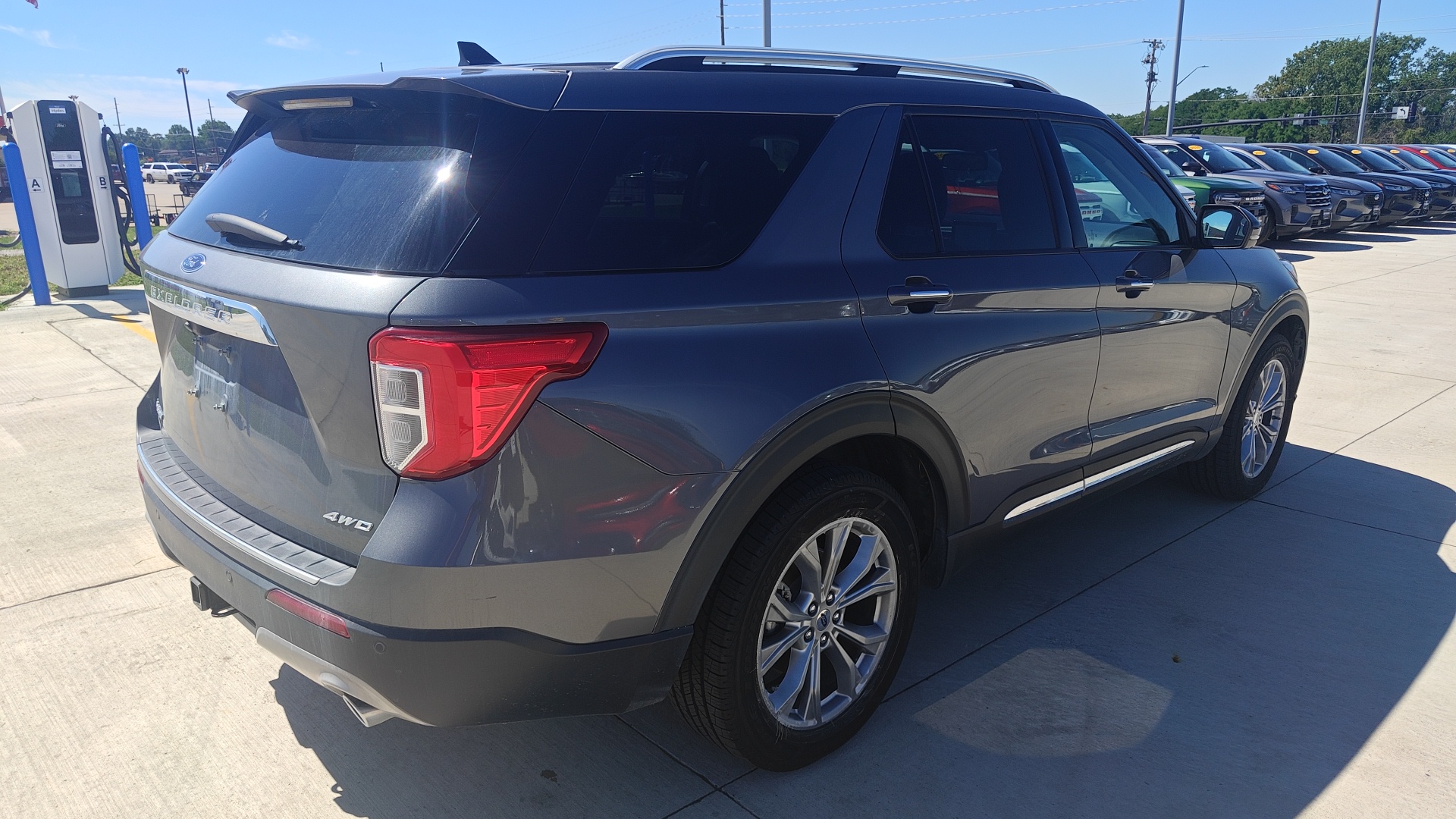 2021 Ford Explorer Limited 3