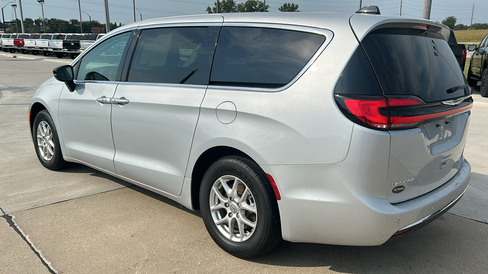 2024 Chrysler Pacifica Touring L 5