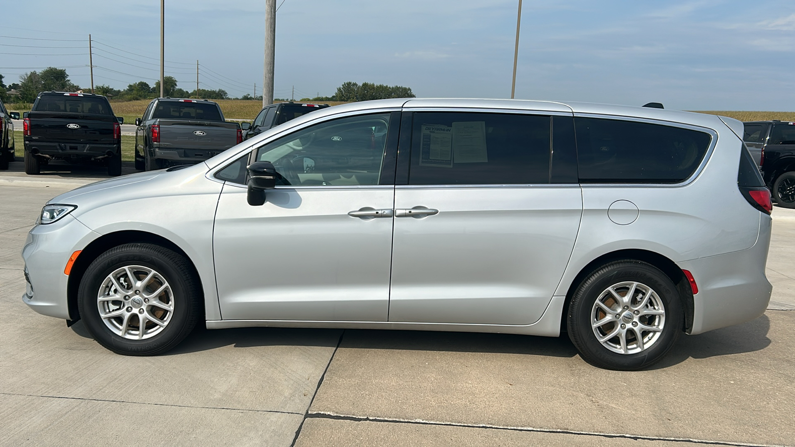 2024 Chrysler Pacifica Touring L 6