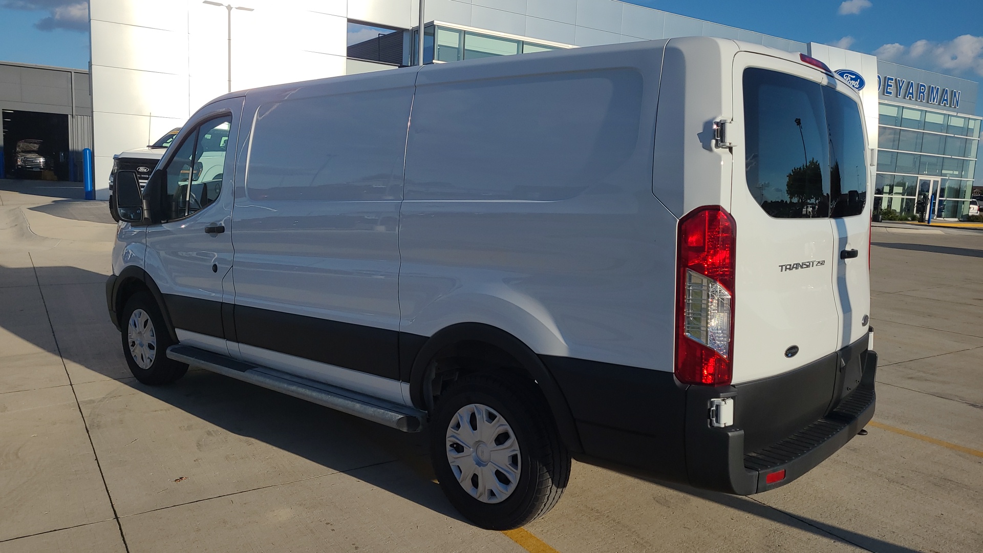 2022 Ford Transit-250 Base 5