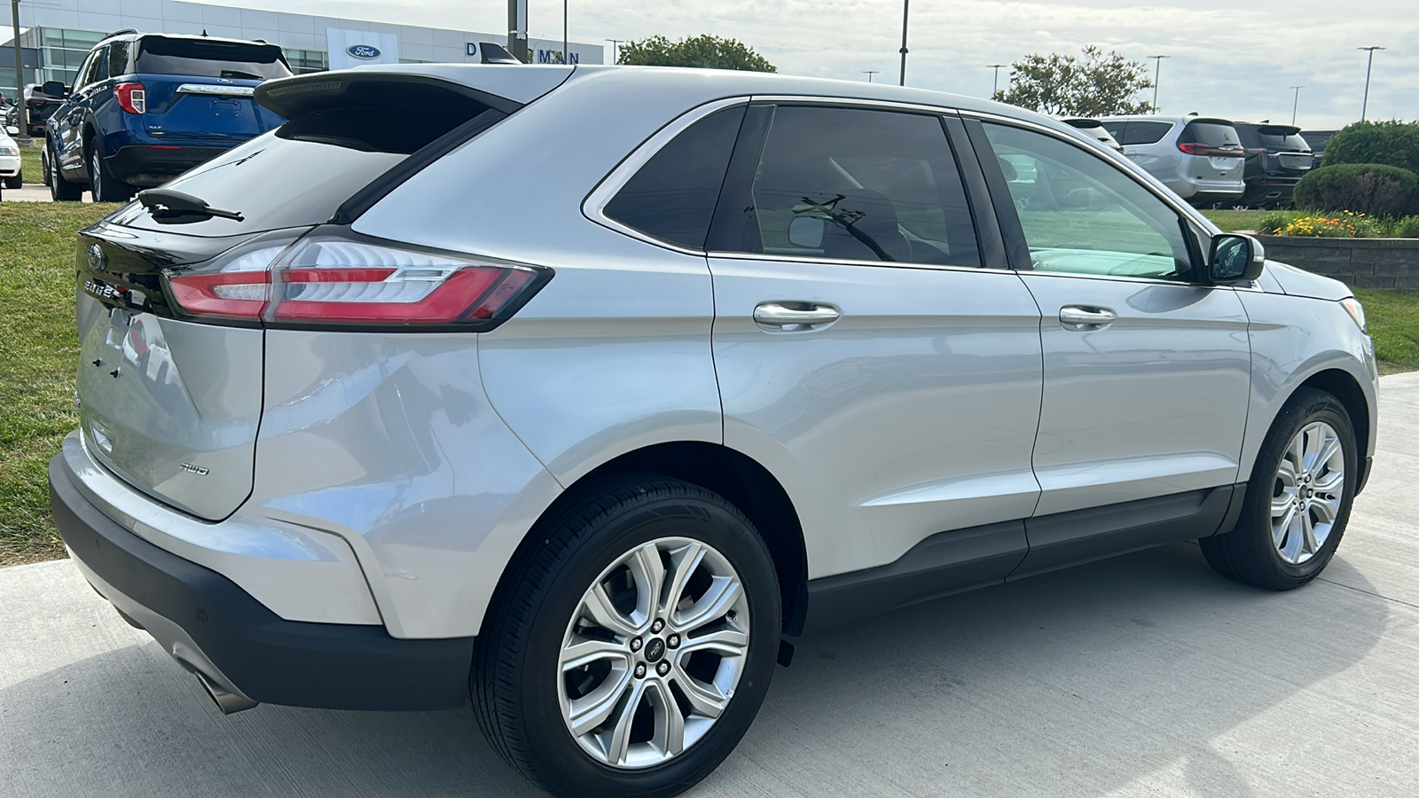 2023 Ford Edge Titanium 3