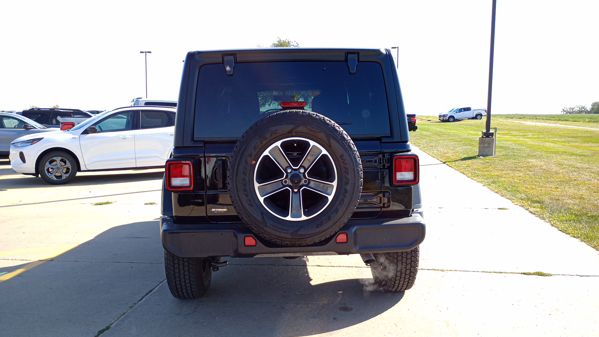 2023 Jeep Wrangler Sahara 4