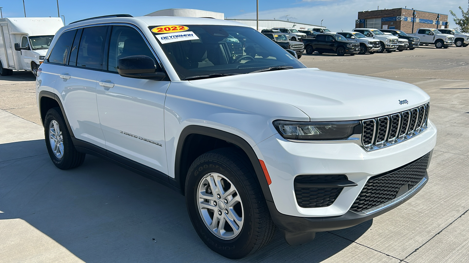 2022 Jeep Grand Cherokee Laredo 1