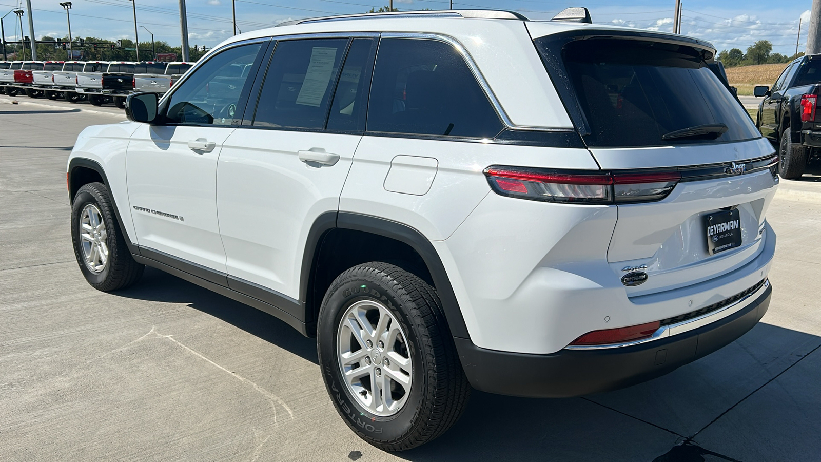 2022 Jeep Grand Cherokee Laredo 5