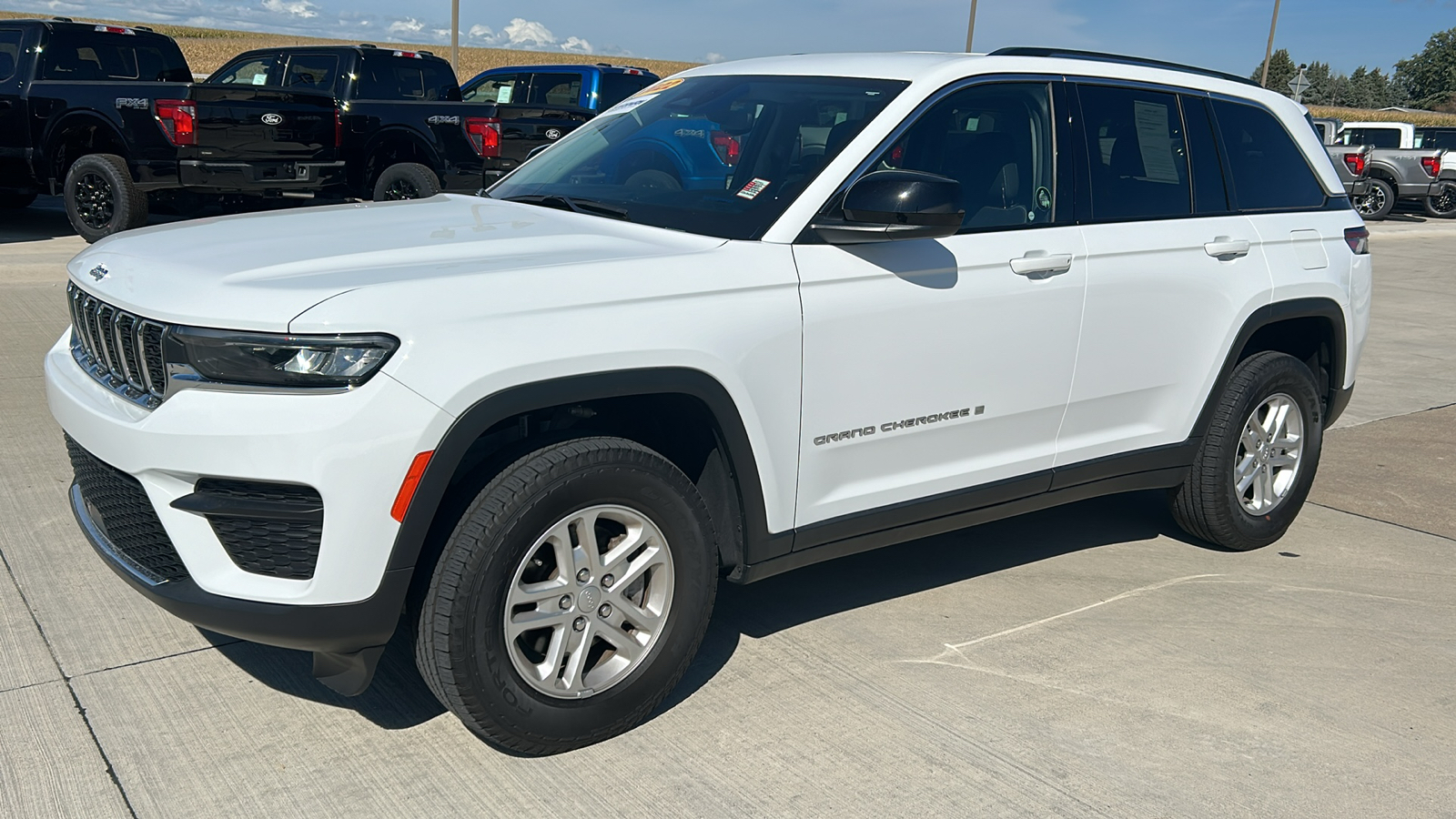 2022 Jeep Grand Cherokee Laredo 7