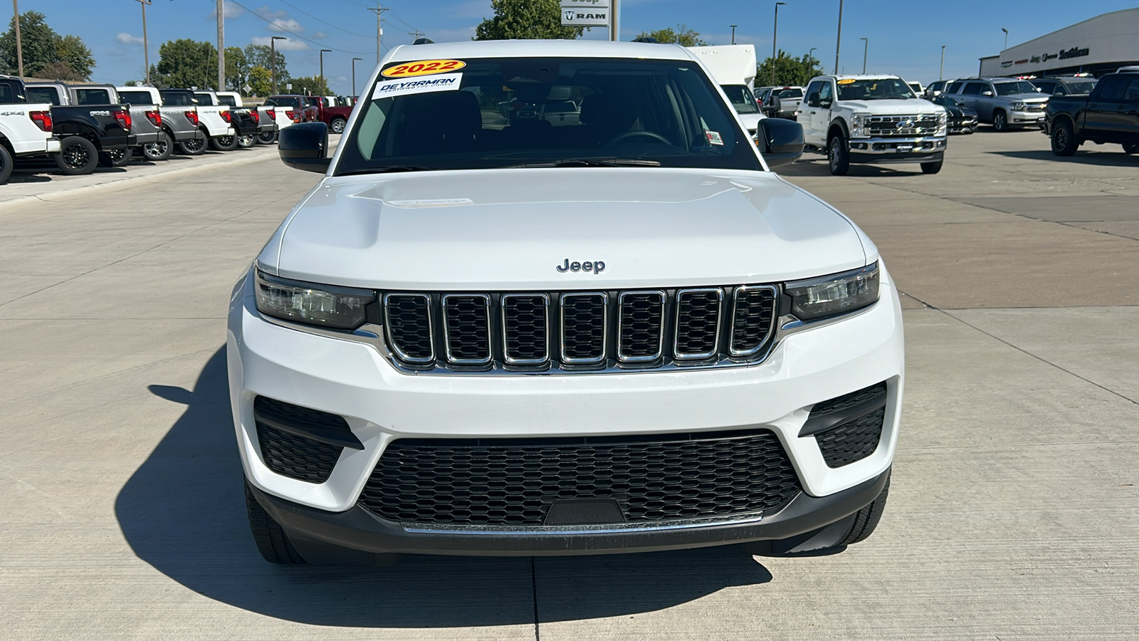 2022 Jeep Grand Cherokee Laredo 8