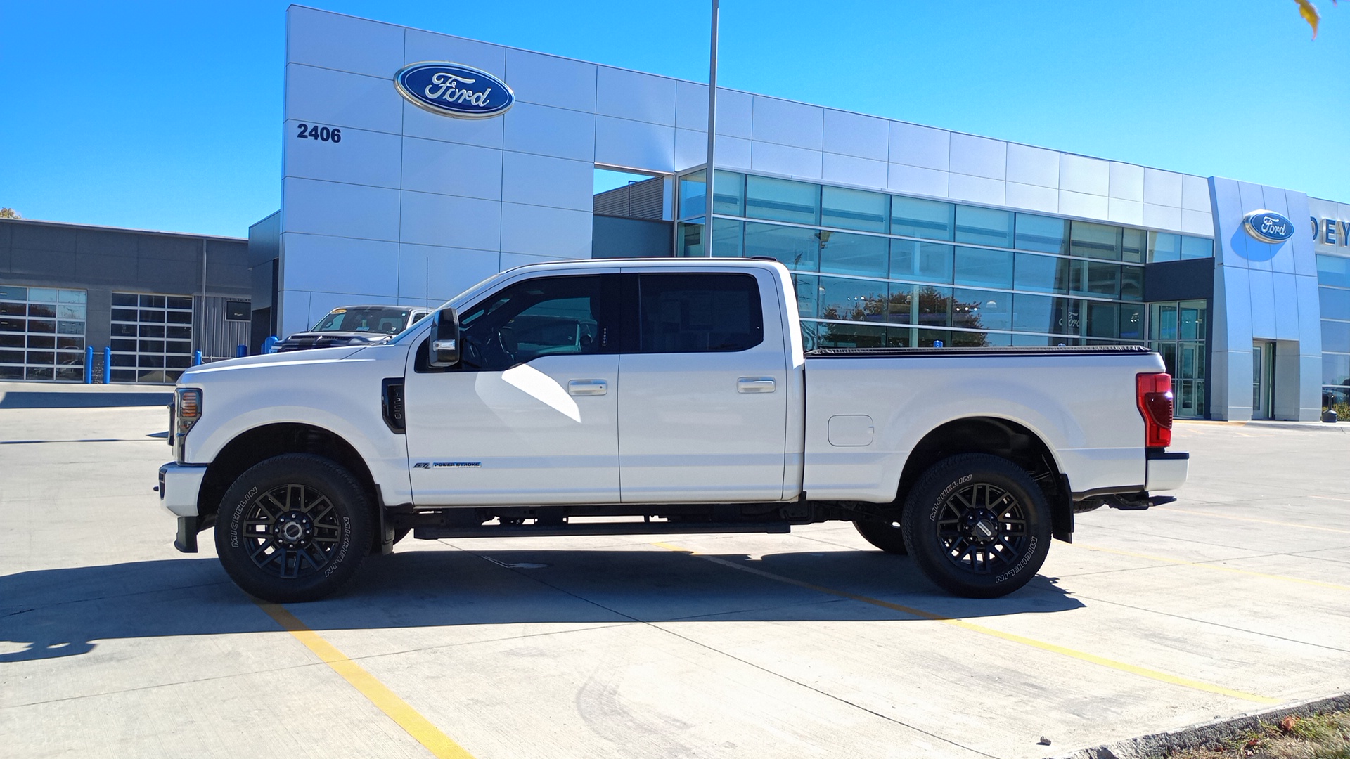 2022 Ford F-250SD Lariat 2