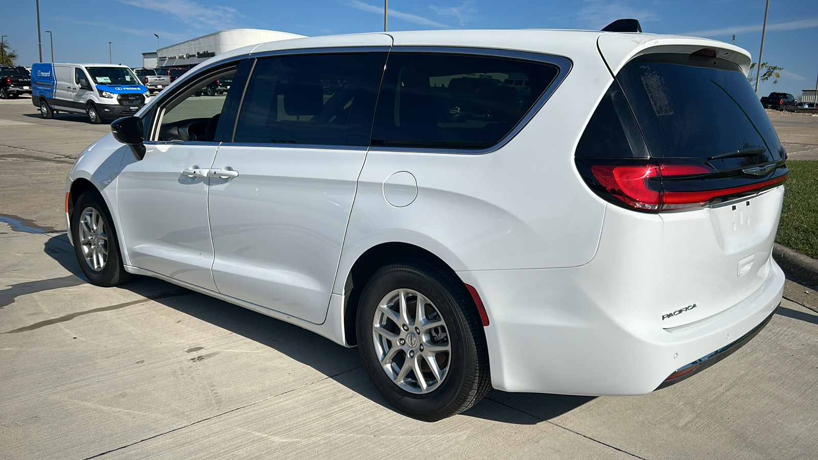 2024 Chrysler Pacifica Touring L 5