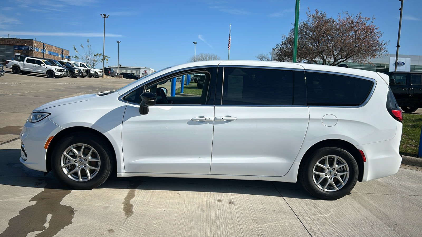 2024 Chrysler Pacifica Touring L 6