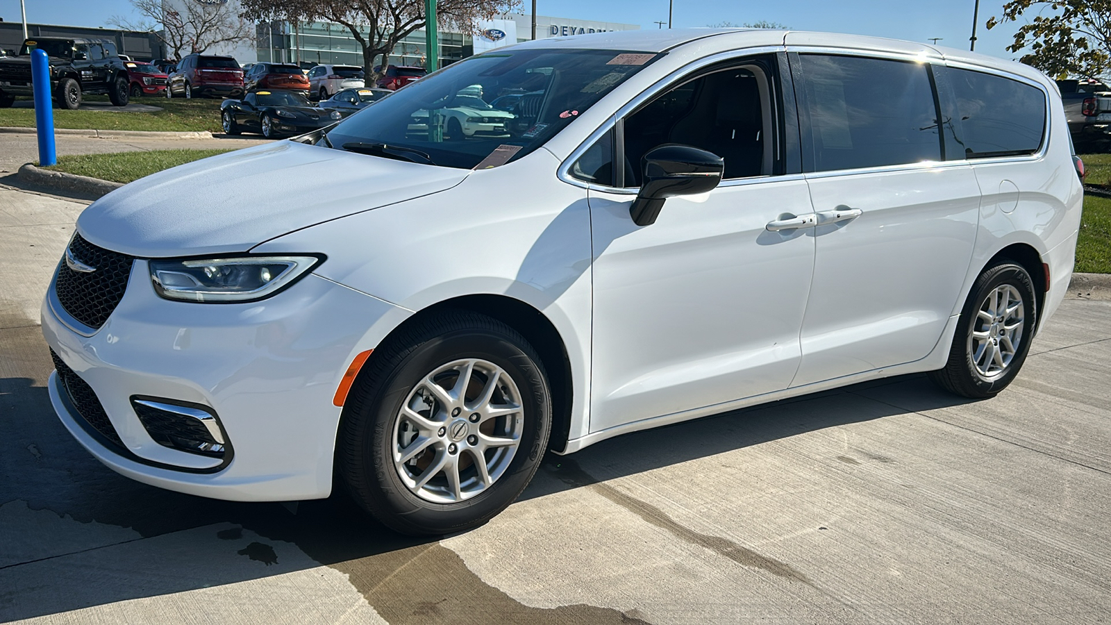 2024 Chrysler Pacifica Touring L 7