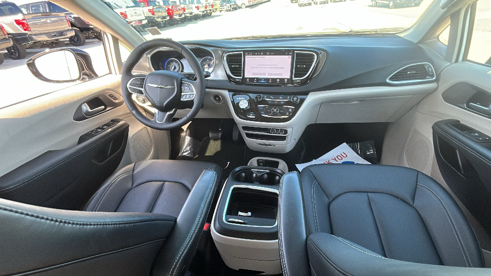 2024 Chrysler Pacifica Touring L 24