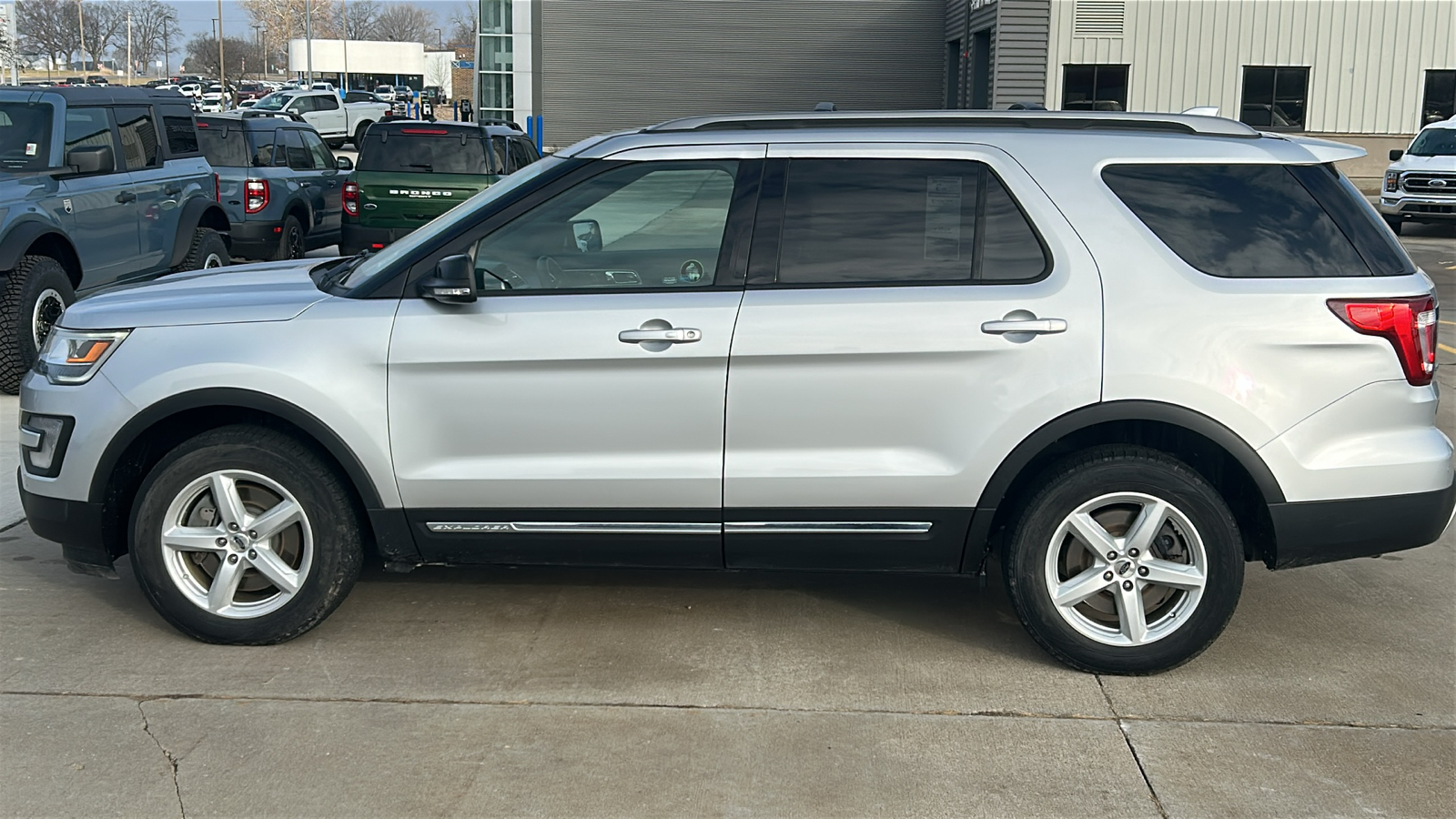 2017 Ford Explorer XLT 6