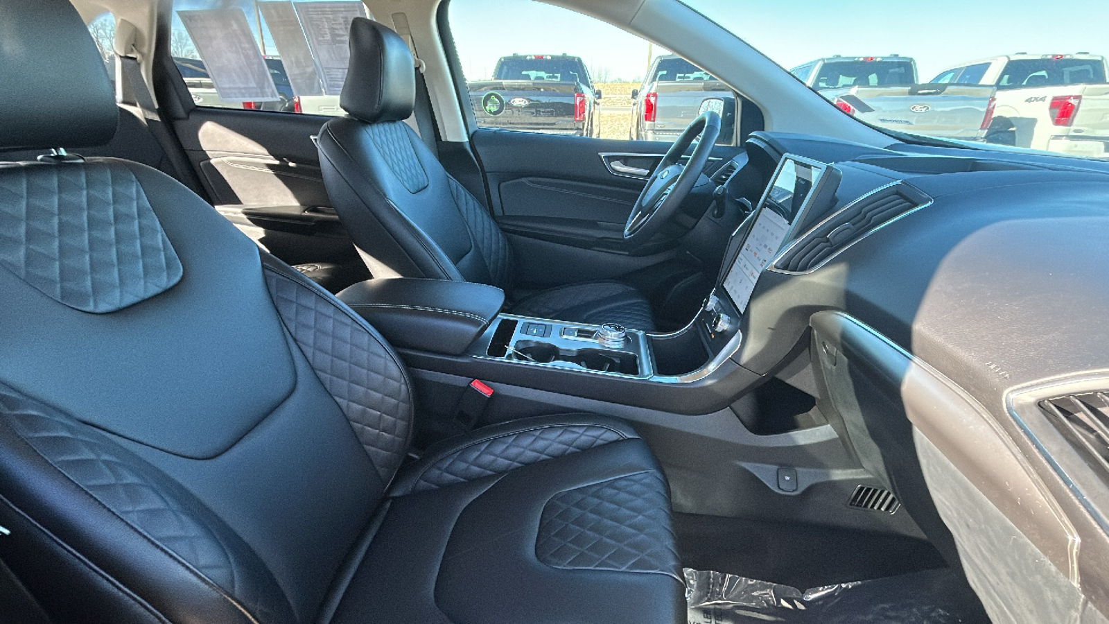 2024 Ford Edge Titanium 22