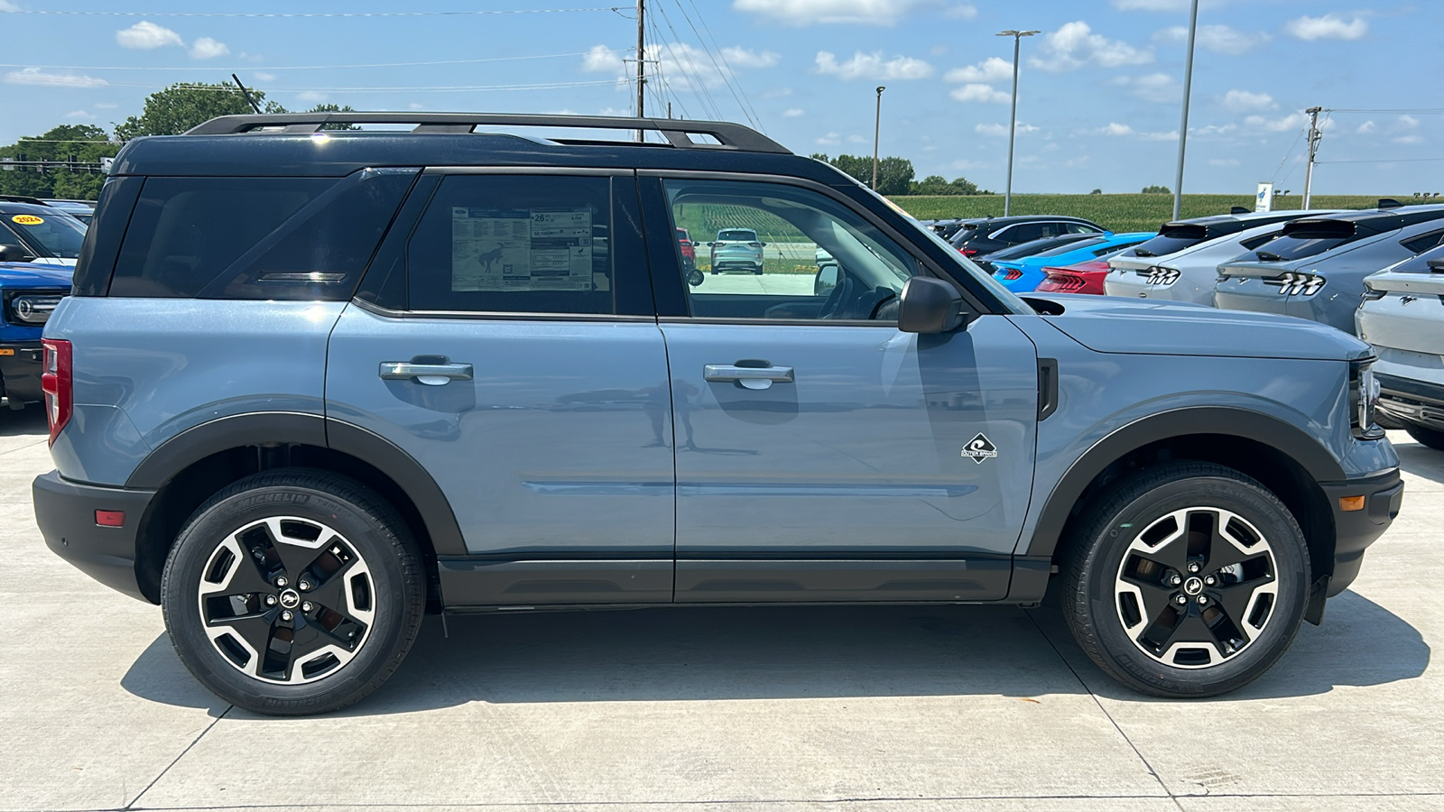 2024 Ford Bronco Sport Outer Banks 2